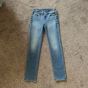 Mid-Rise Everyday Soft Denim Slim Jeans Size 2R